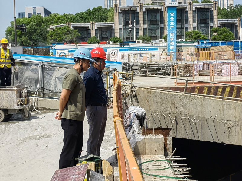 五一慰問暖人心，安全督導(dǎo)促發(fā)展